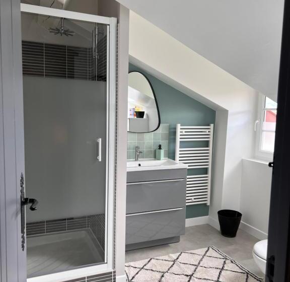 פנסיון Maison Biscaya , La Chambre 2e étage