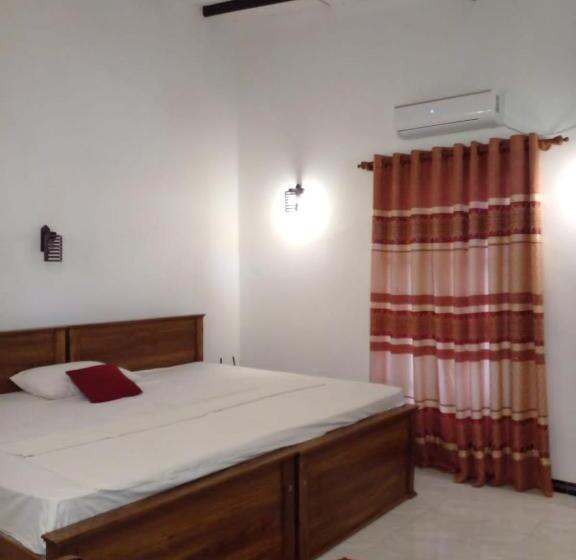 بنسيون Neel S Guest House