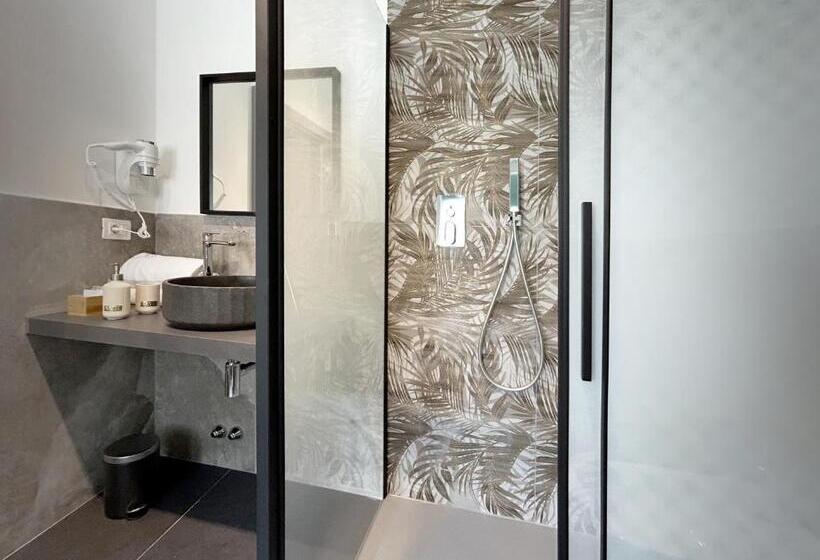 پانسیون New Moon Prione