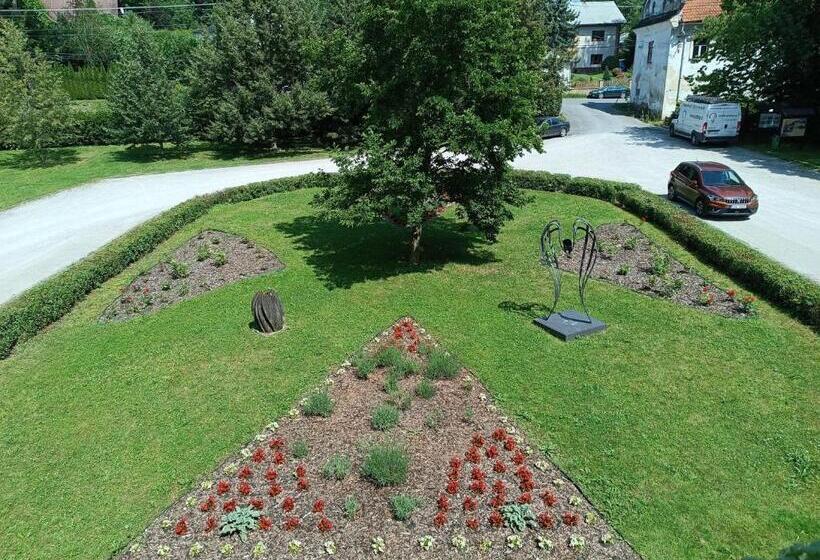 펜션 Penzion Na Zámku