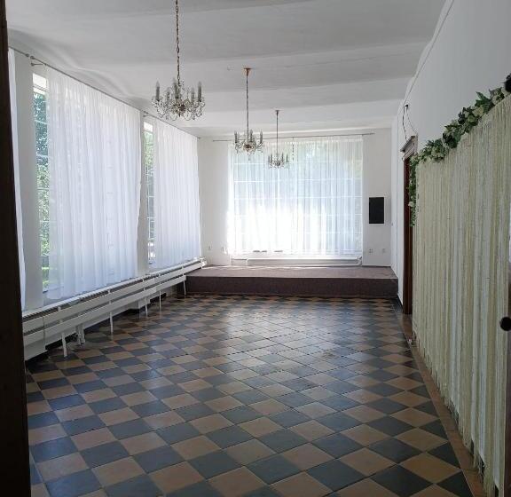 펜션 Penzion Na Zámku