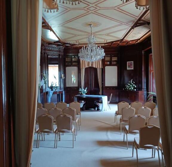 펜션 Penzion Na Zámku