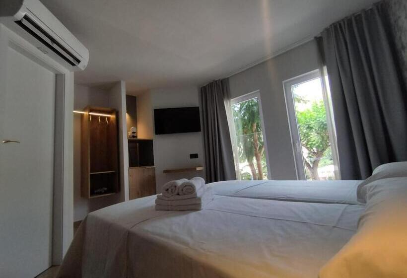 پانسیون Plaza Rooms