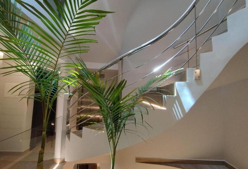 پانسیون Plaza Rooms