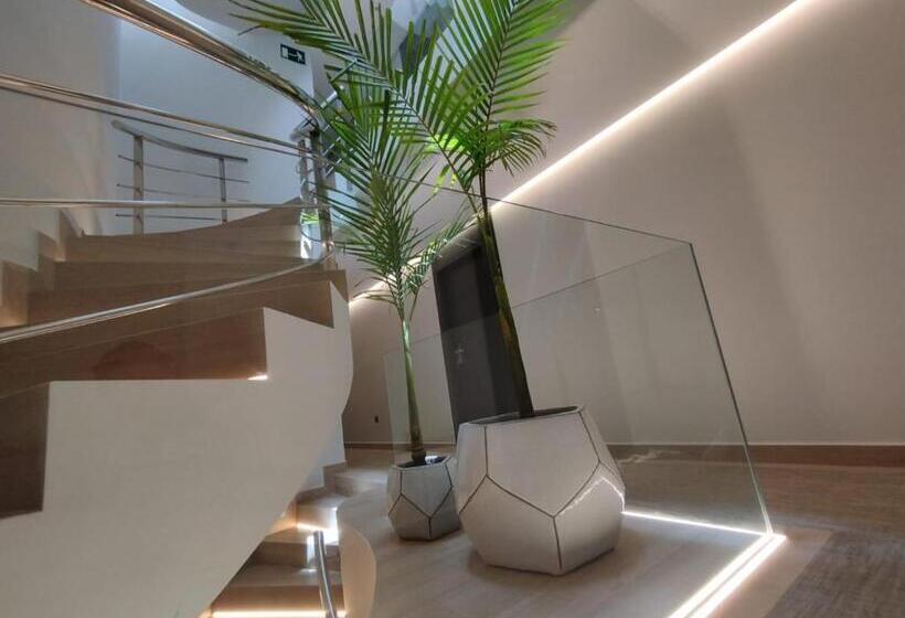 پانسیون Plaza Rooms