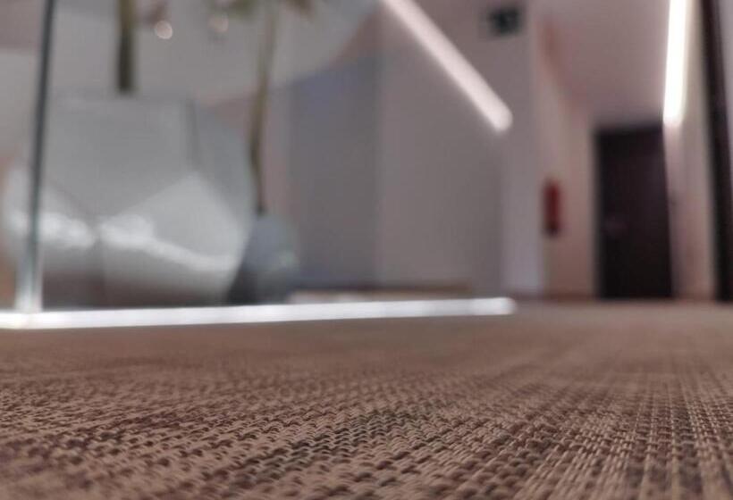 پانسیون Plaza Rooms