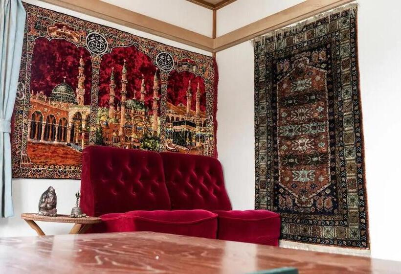 פנסיון Rishiri Antique Inn