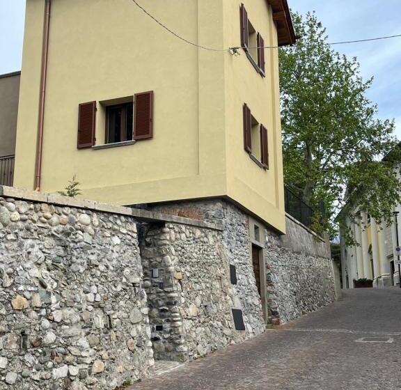 פנסיון Room 1913