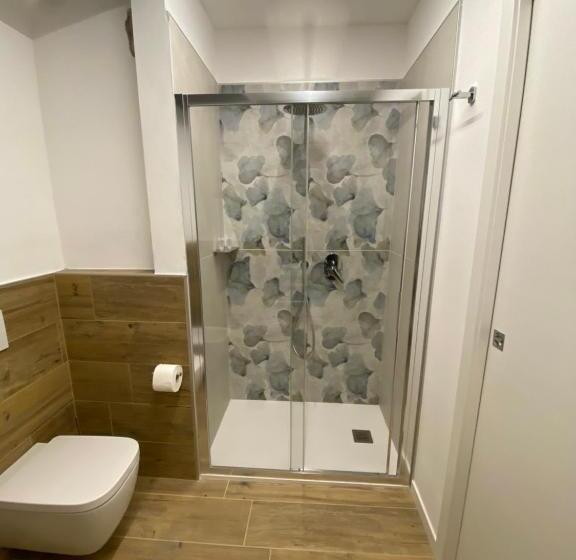 פנסיון Room 1913