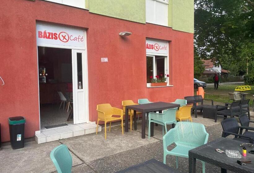 بنسيون Tifani Szálló