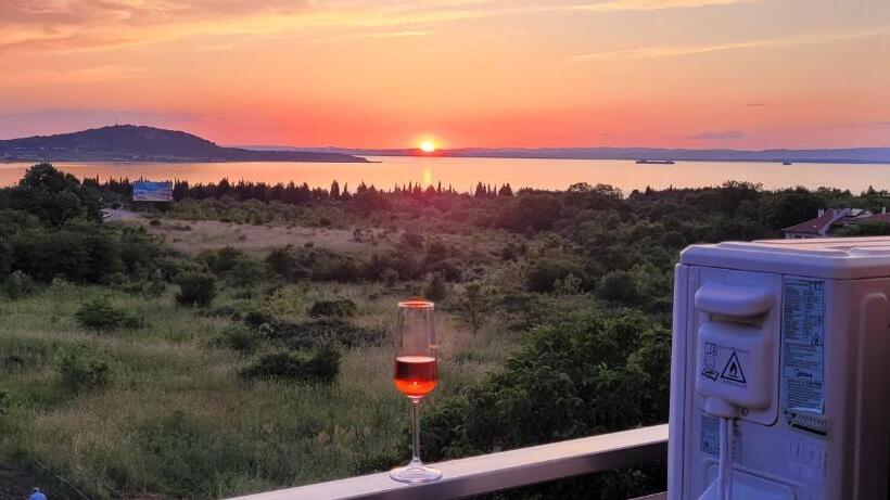 بنسيون Vila Mihnevi