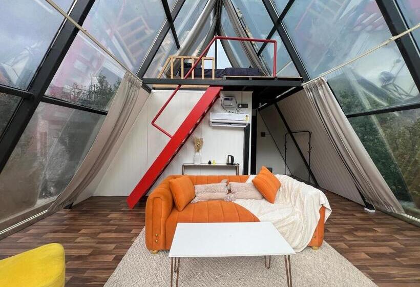 استراحتگاه Aayna Stays