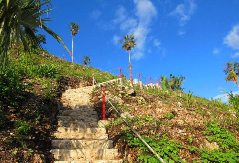 אתר נופש Daphne S Lagoon Lodge