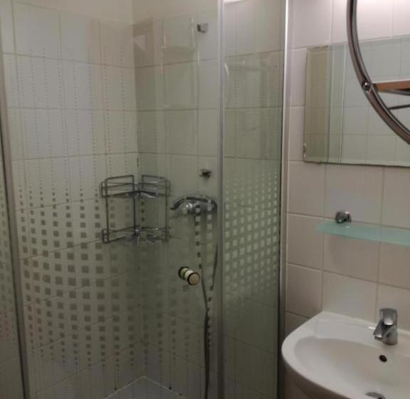 Springfield Private Hostel