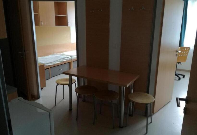 Springfield Private Hostel