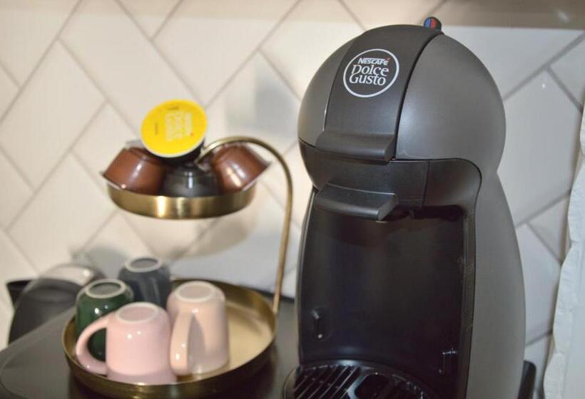 V62 Studio Apartments  In The Downtown