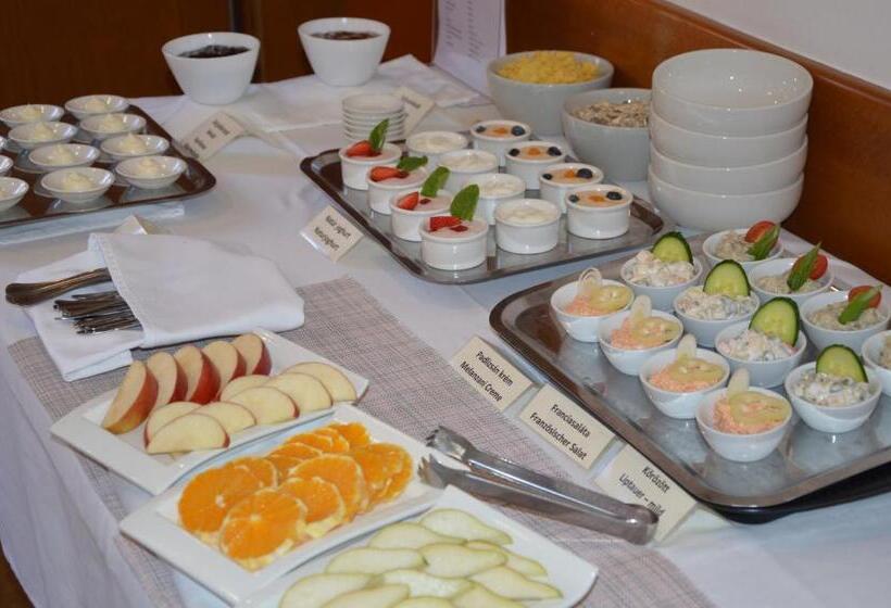 V62 Studio Apartments  In The Downtown