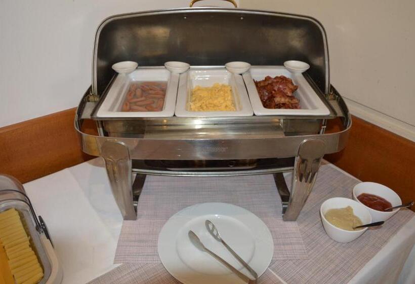 V62 Studio Apartments  In The Downtown