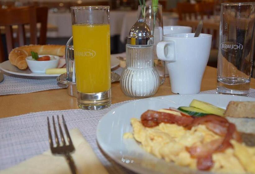 V62 Studio Apartments  In The Downtown