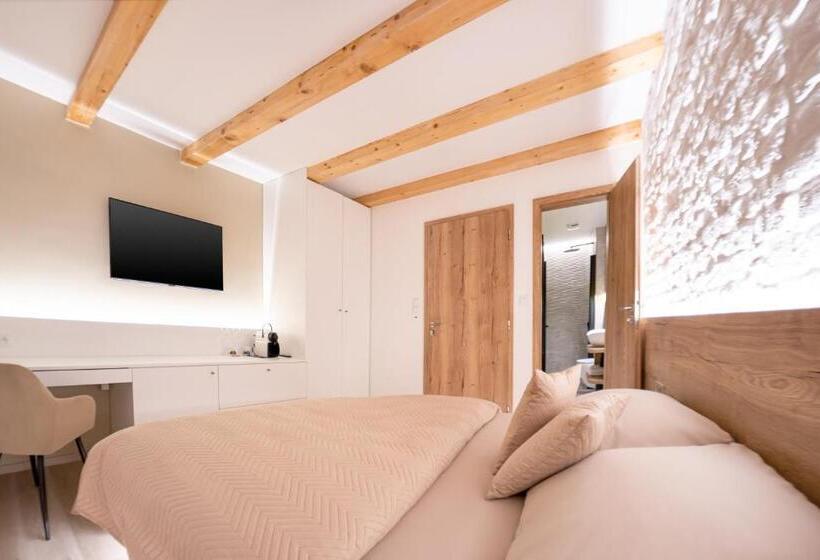 White Wolf Boutique Apartments