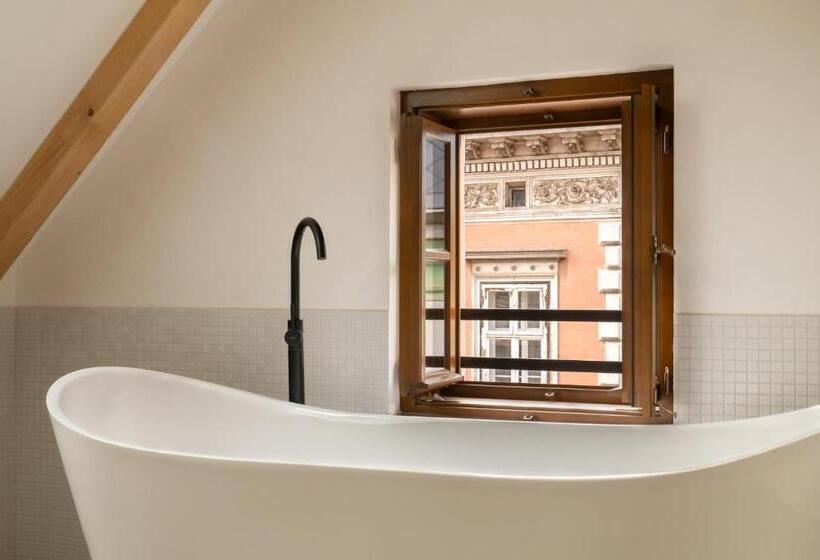 White Wolf Boutique Apartments