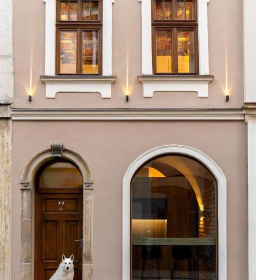 White Wolf Boutique Apartments