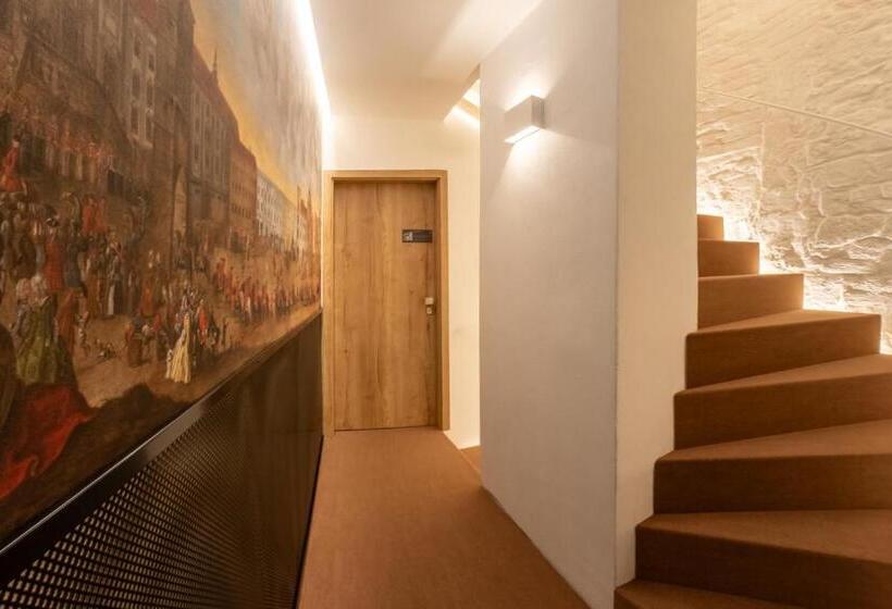 White Wolf Boutique Apartments