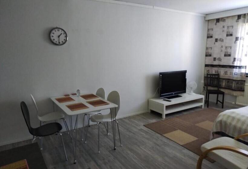 הוסטל Cheap&shared Rooms In Tornio City
