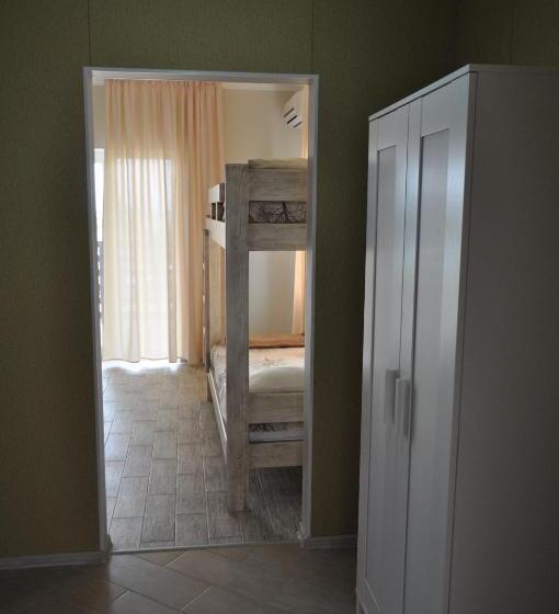 هاستل Inn Estio