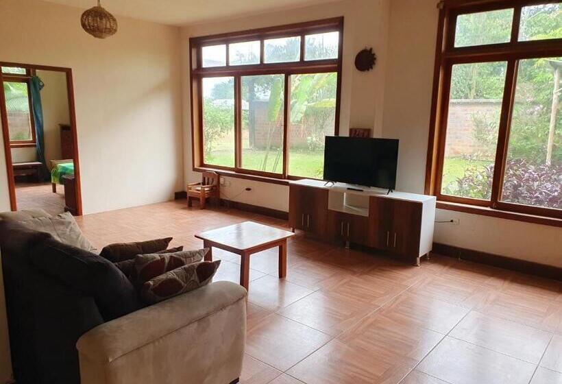 旅馆 La Villa Del Colibri   Misahualli