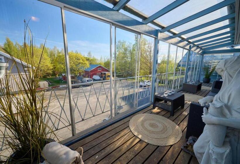 הוסטל Liekorannan Majatalo  Kodinomaista Majoitusta Rautatieasemaa Vastapäätä