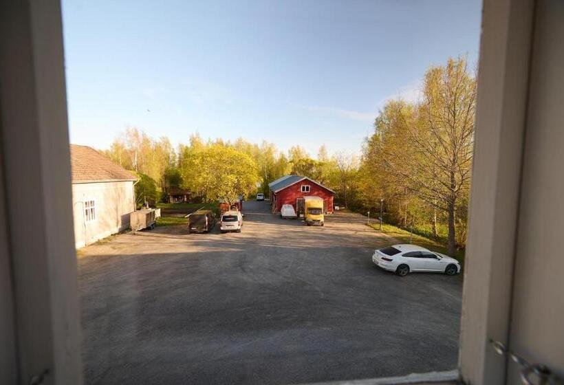 הוסטל Liekorannan Majatalo  Kodinomaista Majoitusta Rautatieasemaa Vastapäätä