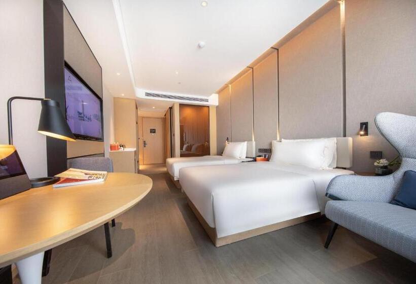 Atour Hotel Nanjing Drum Town Qingliang Gate