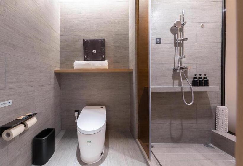 Atour Hotel Nanjing Drum Town Qingliang Gate