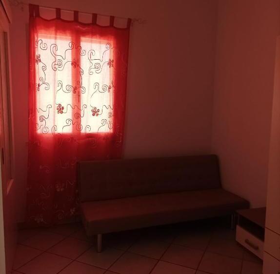 مبيت وإفطار Caruseddhri