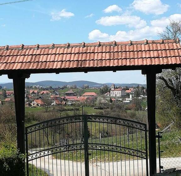 تختخواب و صبحانه Kuća Marić