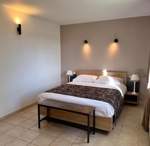 Bed and Breakfast L Ostal De Soubrey