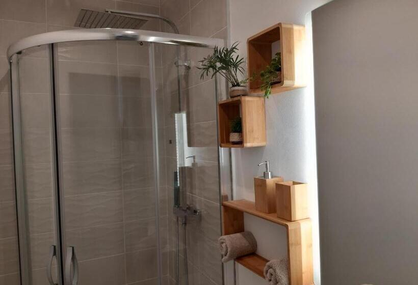 ベッドアンドブレックファースト La Casita Sérignanaise