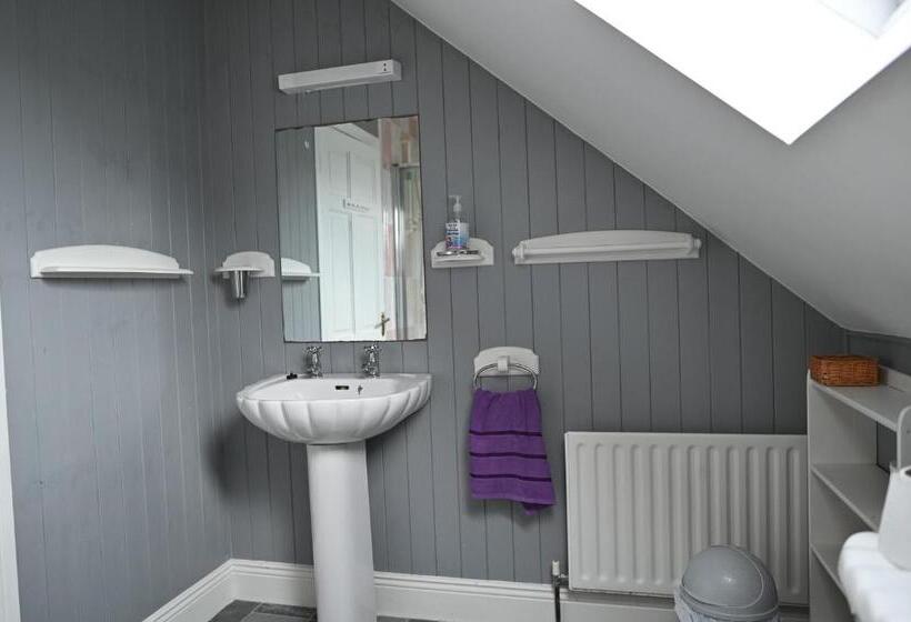 مبيت وإفطار Ocean Breeze Cottage