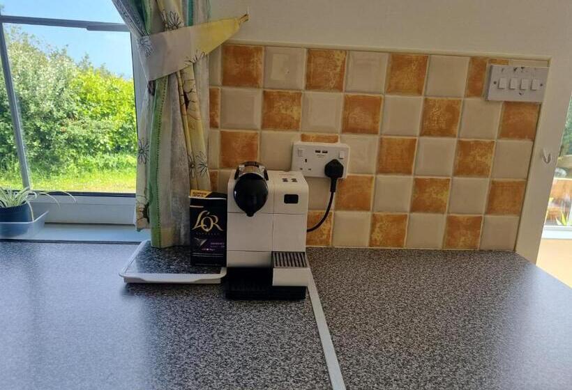 مبيت وإفطار Ocean Breeze Cottage