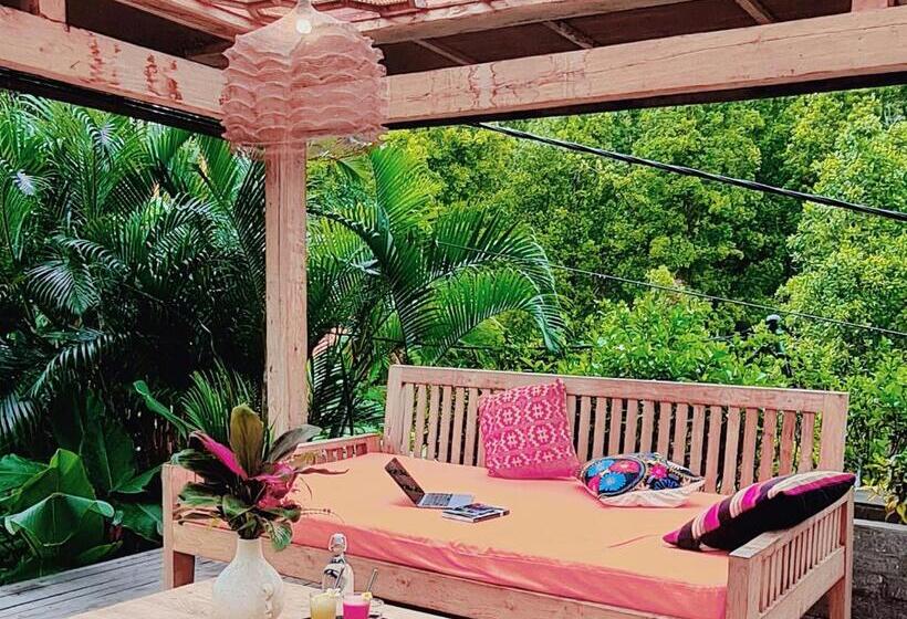 צימר Omantra Home Bali