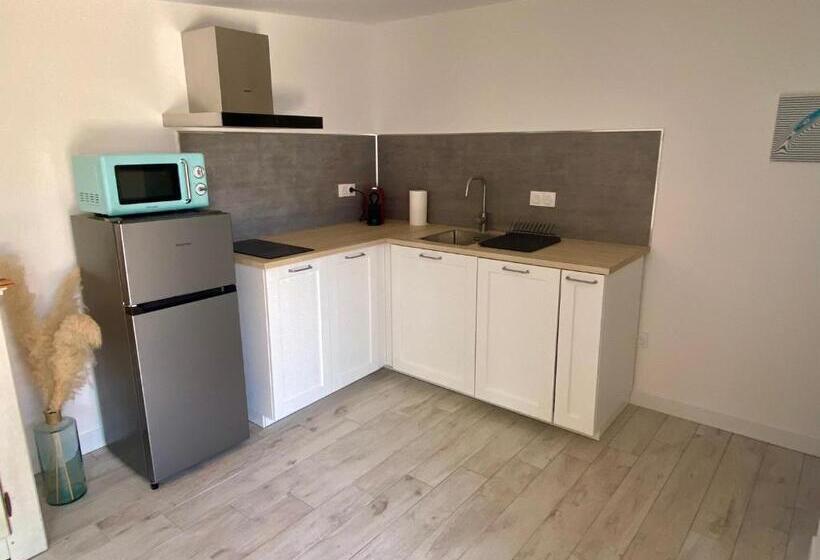 تختخواب و صبحانه Oustal Magnolia