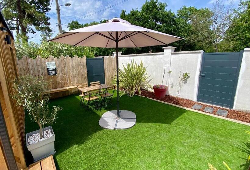 تختخواب و صبحانه Oustal Magnolia