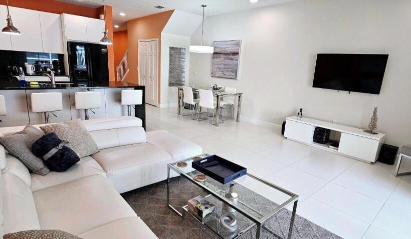 مبيت وإفطار Queen Suite With Private Bathroom Near Orlando