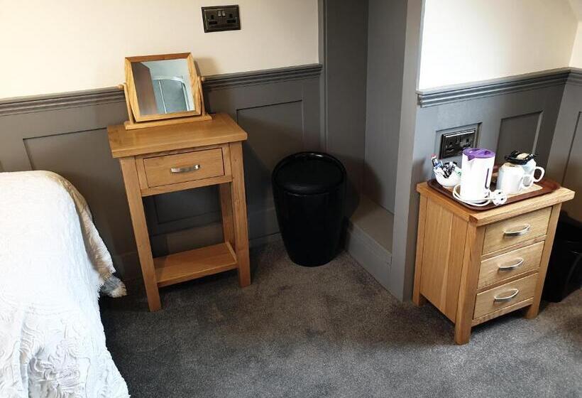 Cliffe House Bed & Breakfast