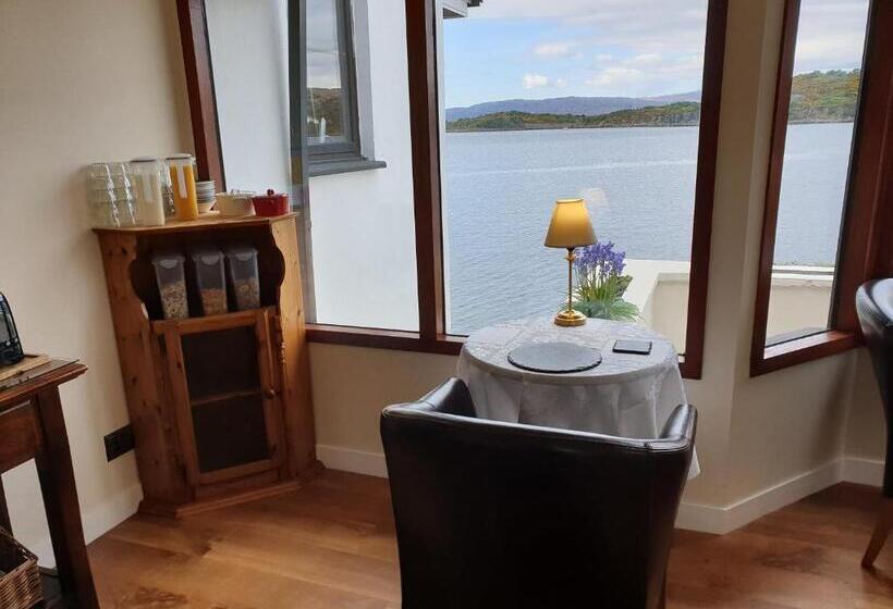 Cliffe House Bed & Breakfast