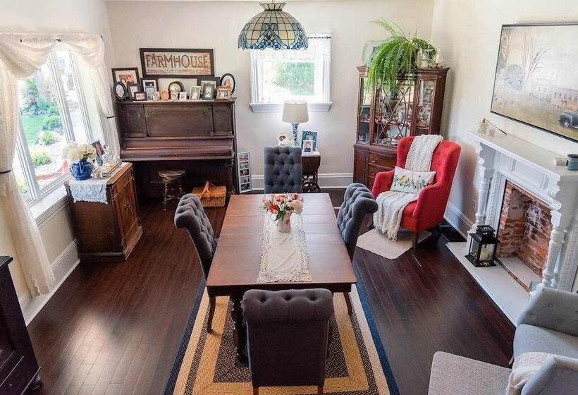 Clinton Pond Bed And Breakfast