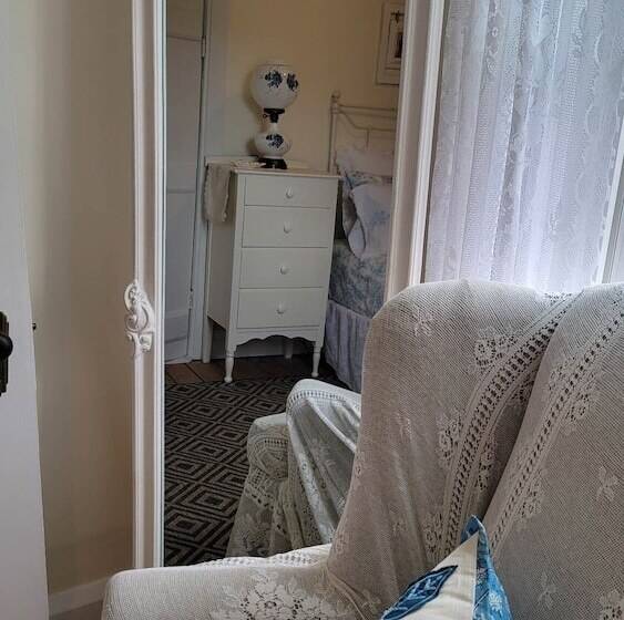 Clinton Pond Bed And Breakfast