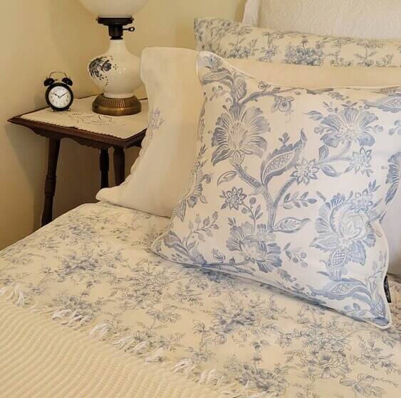 Clinton Pond Bed And Breakfast