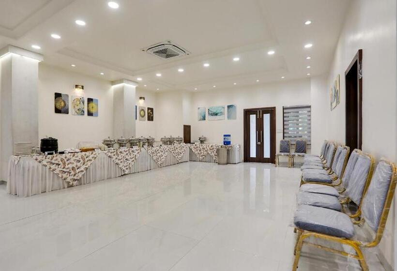 Fabhotel Prime Panchwati Regency